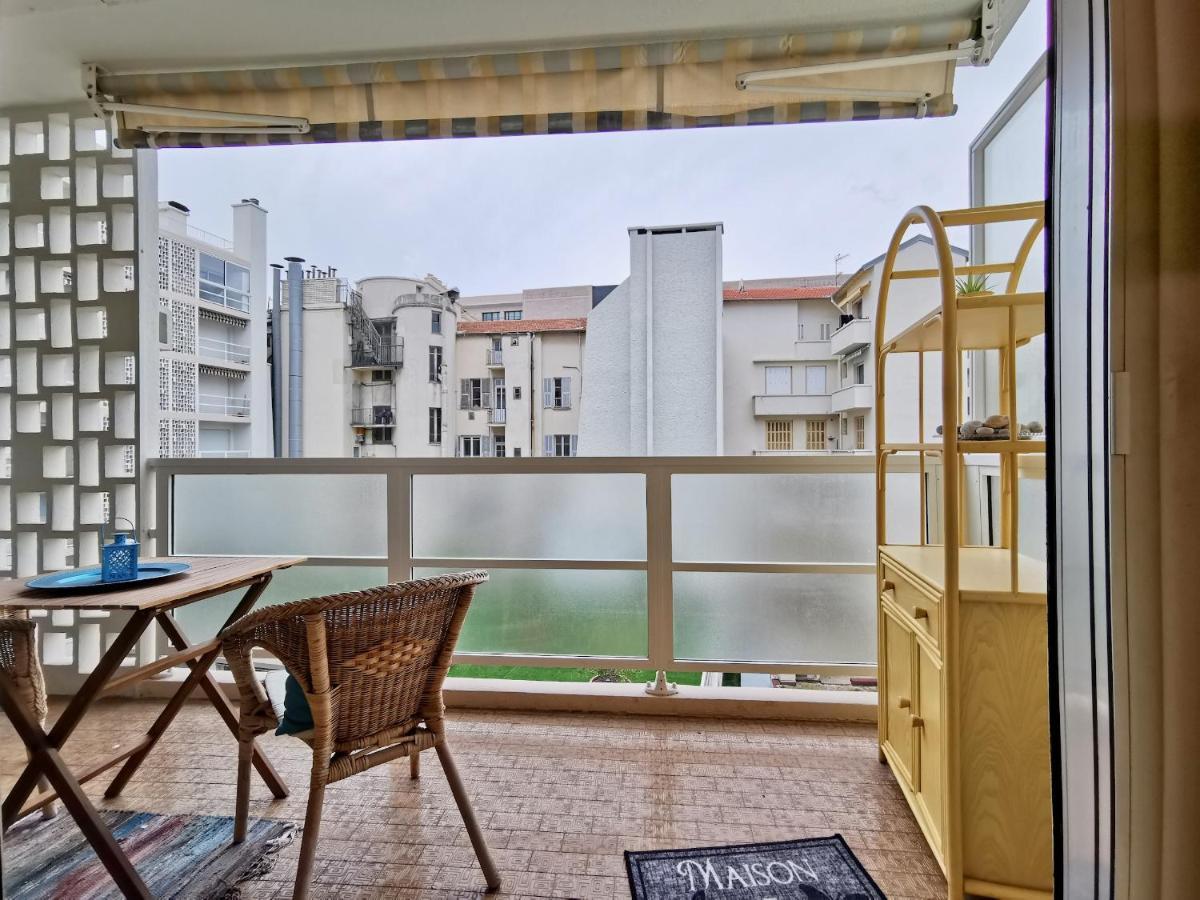 Studio Royal Lux By Booking Guys Apartment Nice Exterior photo