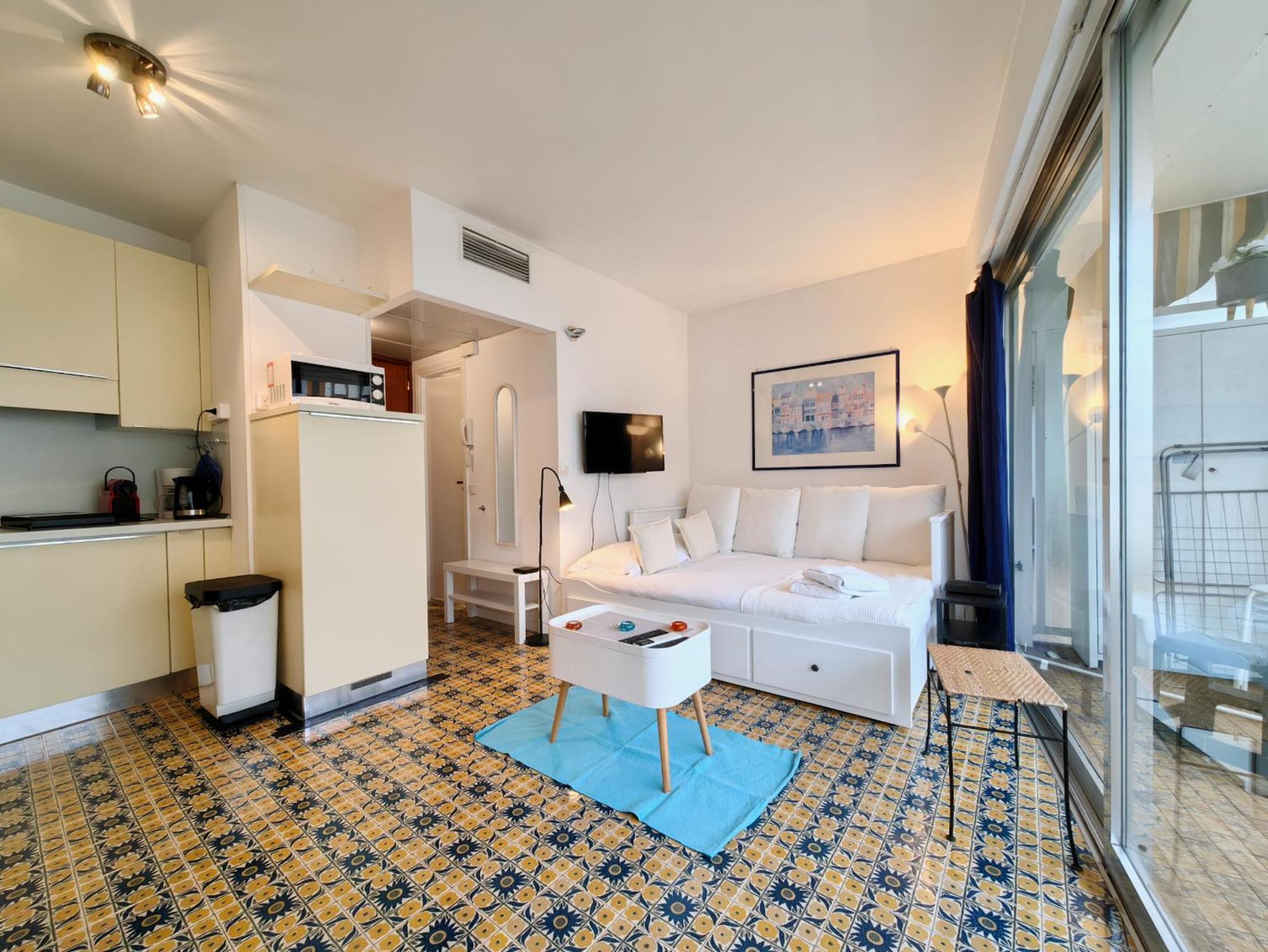 Studio Royal Lux By Booking Guys Apartment Nice Exterior photo